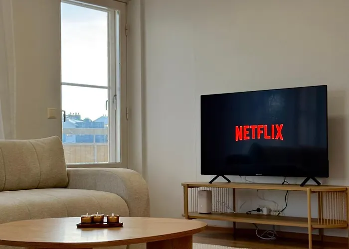 Cozy Downtown With Private Finnish Sauna דירה