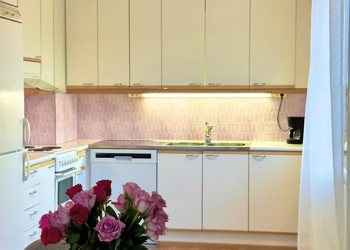 דירה Cozy Downtown With Private Finnish Sauna רובניימי